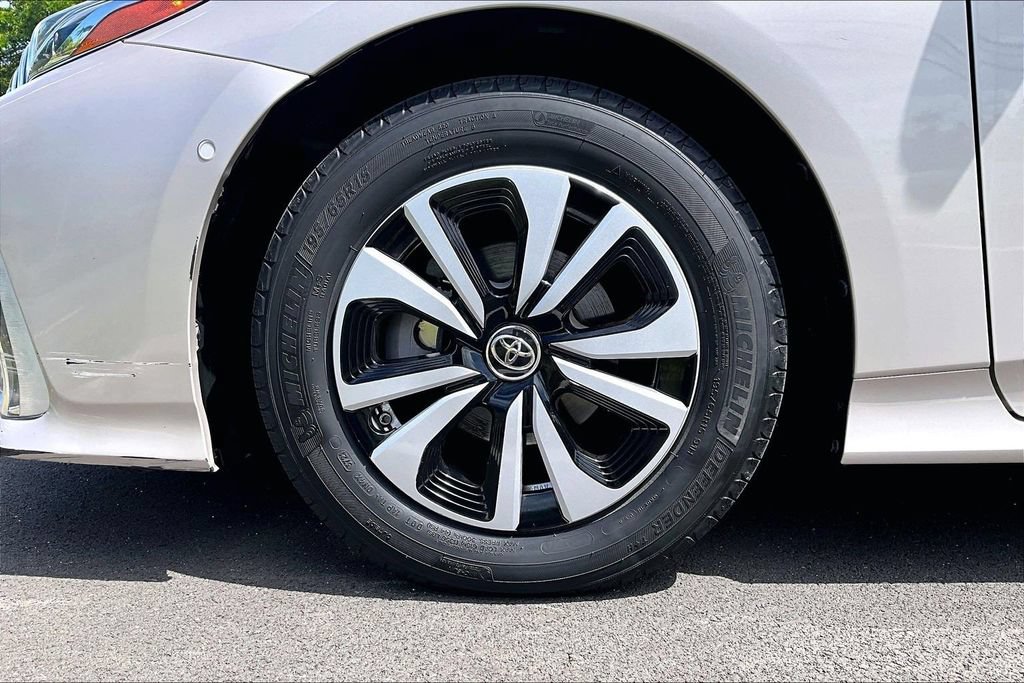 Used 2018 Toyota Prius Prime Plus FWD image 8