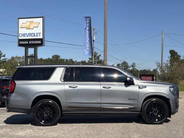 Used 2022 GMC Yukon XL Denali RWD image 5