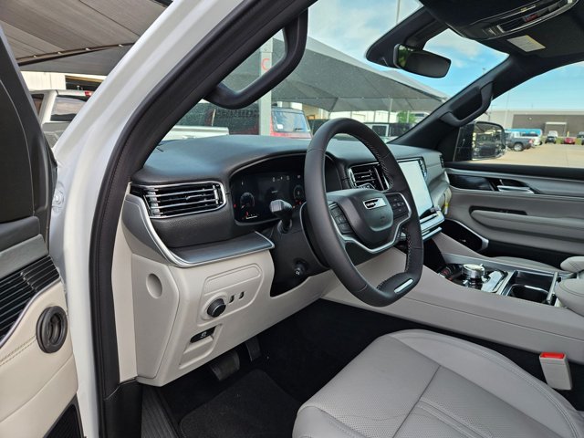 New 2026 Jeep Grand Wagoneer L Limited w/ Premium Group II AWD/4WD image 6