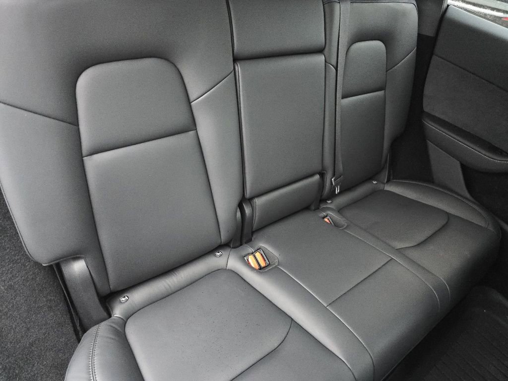 Used 2024 Tesla Model Y Long Range image 18