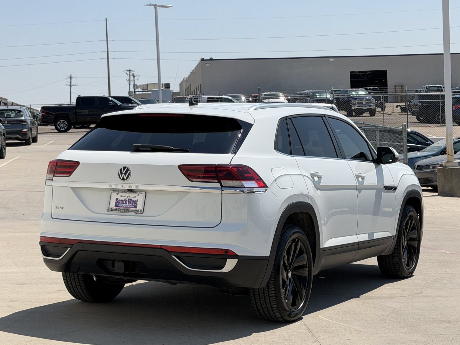 Used 2023 Volkswagen Atlas Cross Sport SE w/ Black Wheel Package FWD image 4
