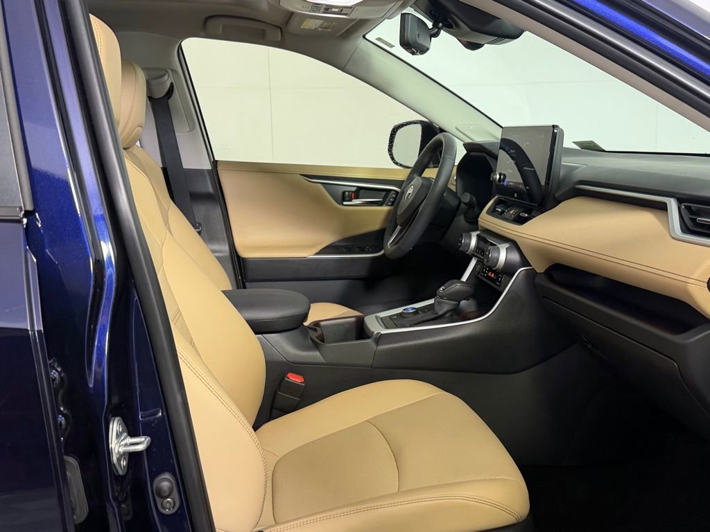 Used 2025 Toyota RAV4 Limited w/ Advanced Technology Package image 29