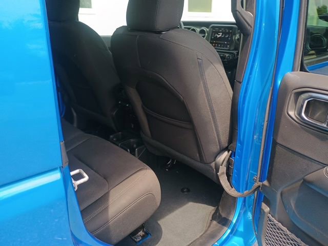 Used 2023 Jeep Wrangler Unlimited Sahara AWD/4WD image 16