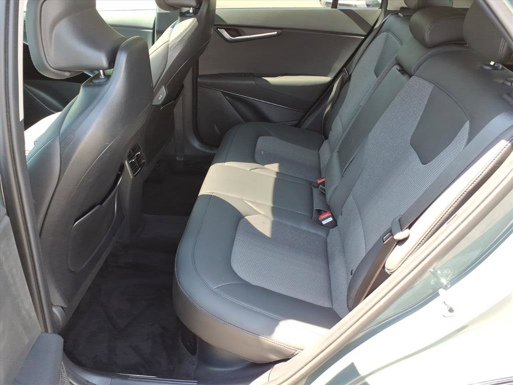 Used 2025 Kia Niro EX Touring FWD image 12