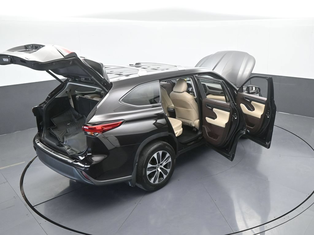 Used 2022 Toyota Highlander XLE FWD image 68