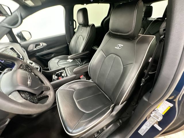 Used 2025 Chrysler Pacifica Limited FWD image 14