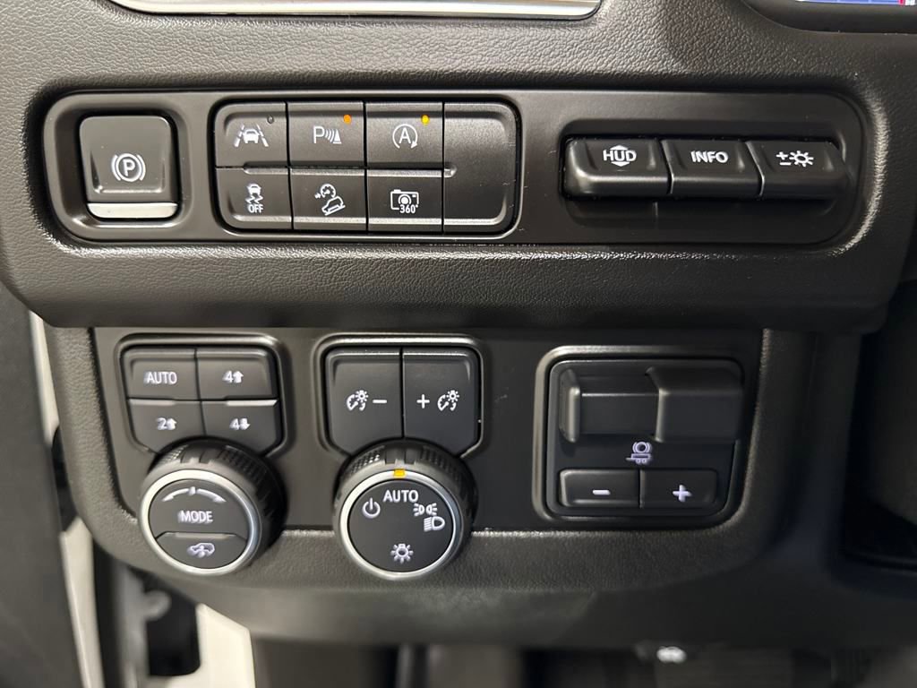 Certified 2024 Chevrolet Suburban High Country image 25