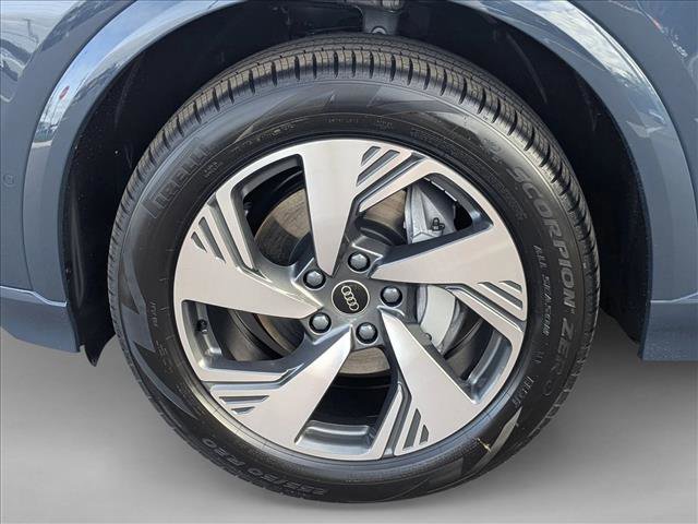 New 2025 Audi Q6 e-tron Premium image 9