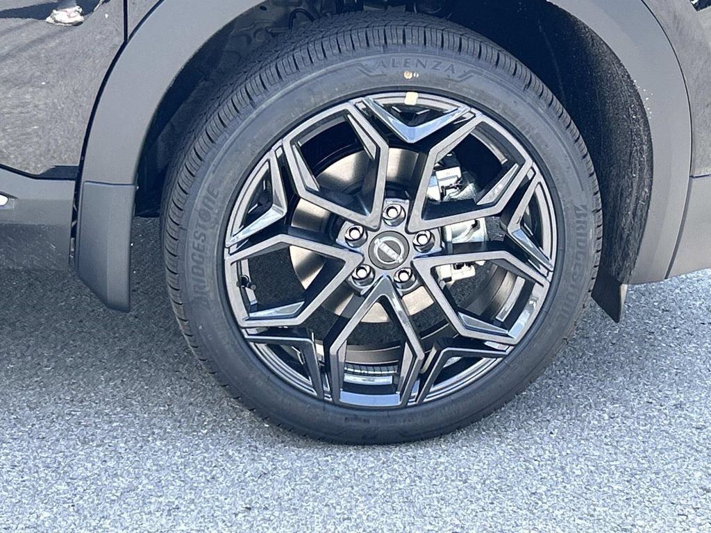 New 2026 Nissan Kicks SR w/ SR Premium Package FWD image 9