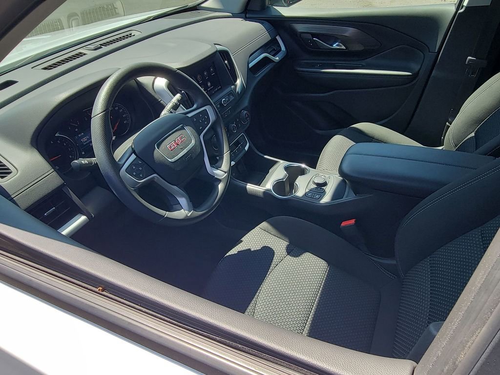 Used 2023 GMC Terrain SLE w/ Driver Convenience Package FWD image 10