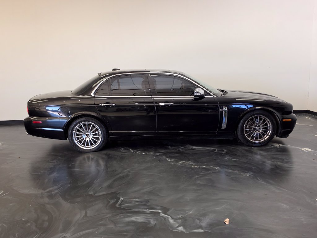 Used 2008 Jaguar XJ8 RWD image 24