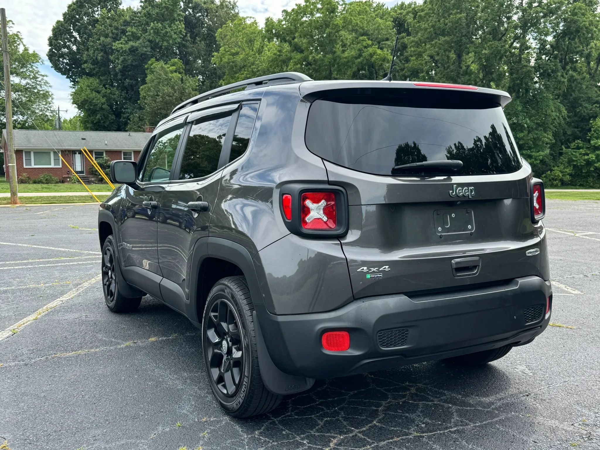 Used 2018 Jeep Renegade Latitude w/ Cold Weather Group AWD/4WD image 5