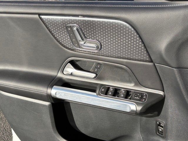 New 2026 Mercedes-Benz GLB 250 4MATIC image 18