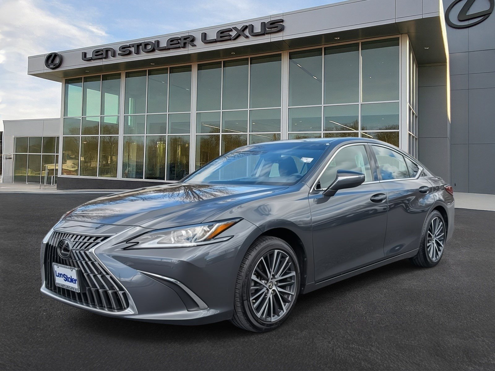 Certified 2025 Lexus ES 350 w/ Premium Package image 7