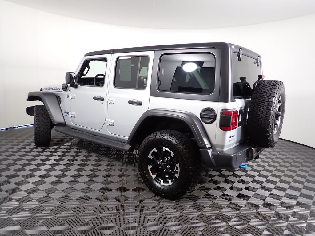 Used 2024 Jeep Wrangler Unlimited Rubicon 4xe w/ Convenience Group AWD/4WD image 11