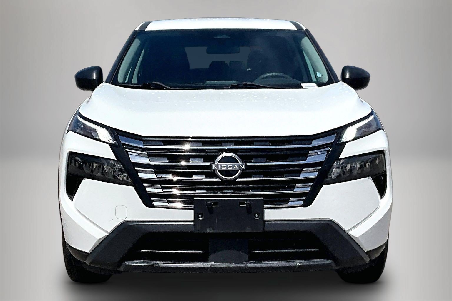 Used 2024 Nissan Rogue S FWD image 2