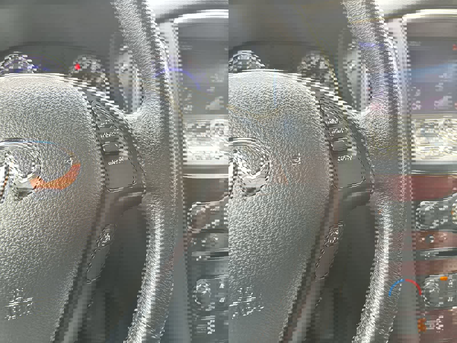 Used 2017 INFINITI QX50 w/ Premium Plus Package image 12