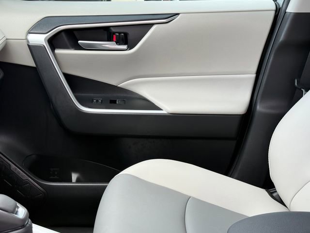 Used 2025 Toyota RAV4 XLE Premium image 12