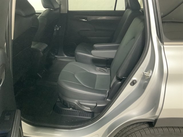Used 2020 Toyota Highlander Limited AWD/4WD image 19