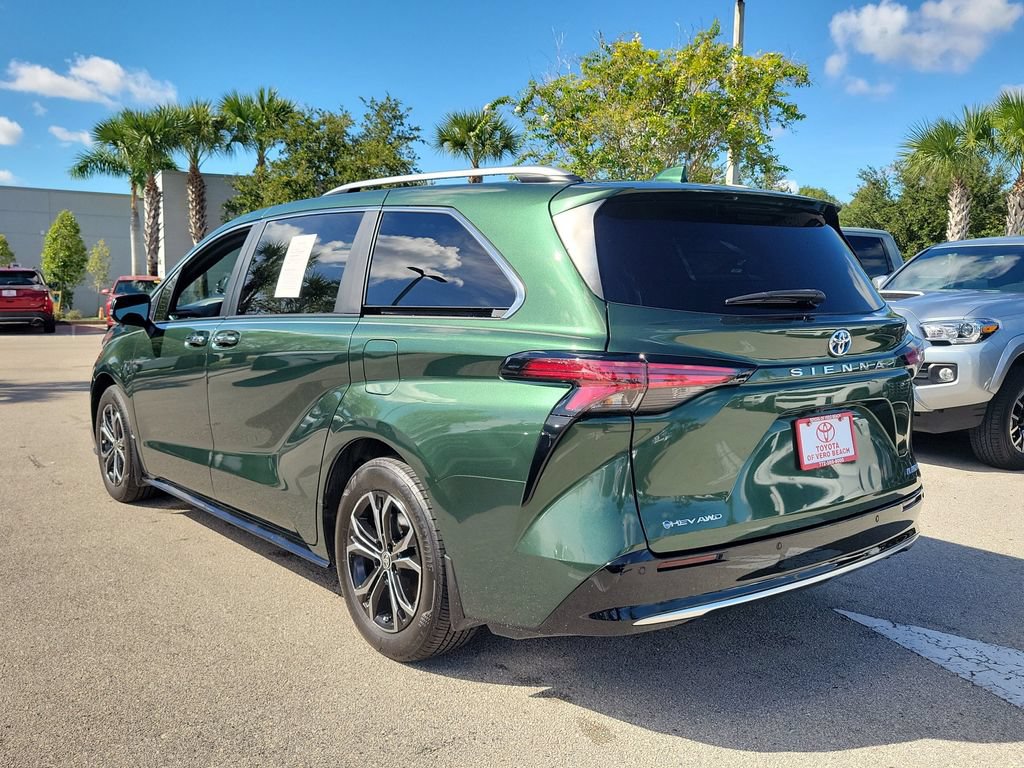 Used 2025 Toyota Sienna Platinum AWD/4WD image 6