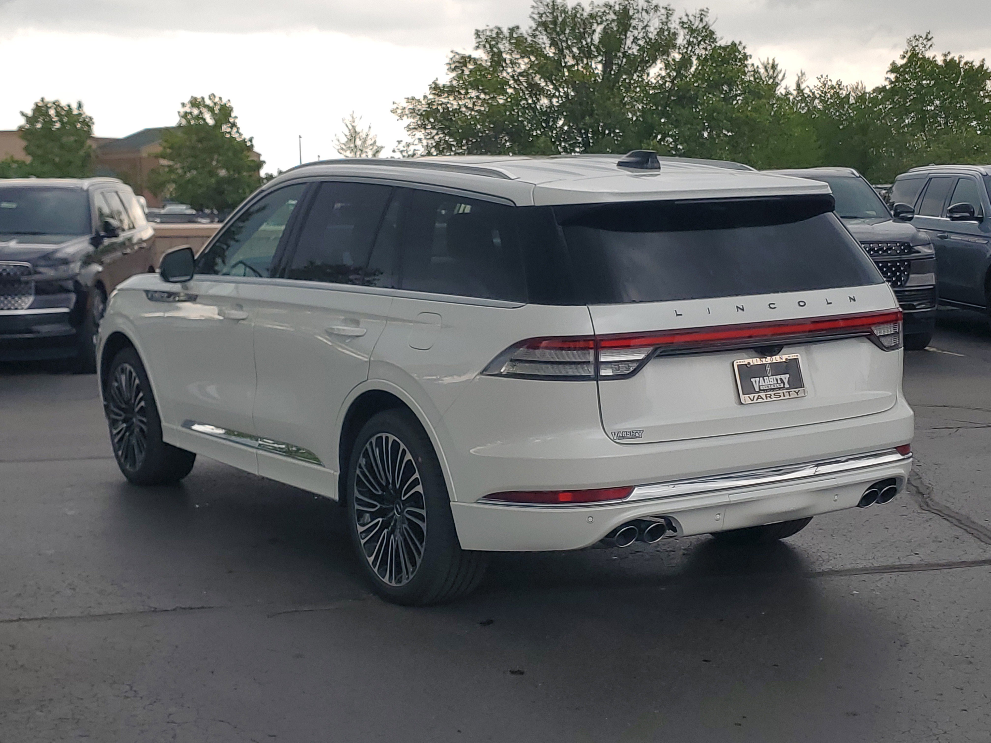 New 2026 Lincoln Aviator Black Label AWD/4WD image 3
