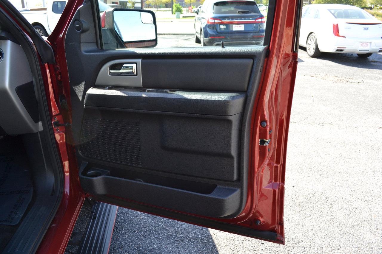 Used 2016 Ford Expedition Limited w/ Equipment Group 301A image 35