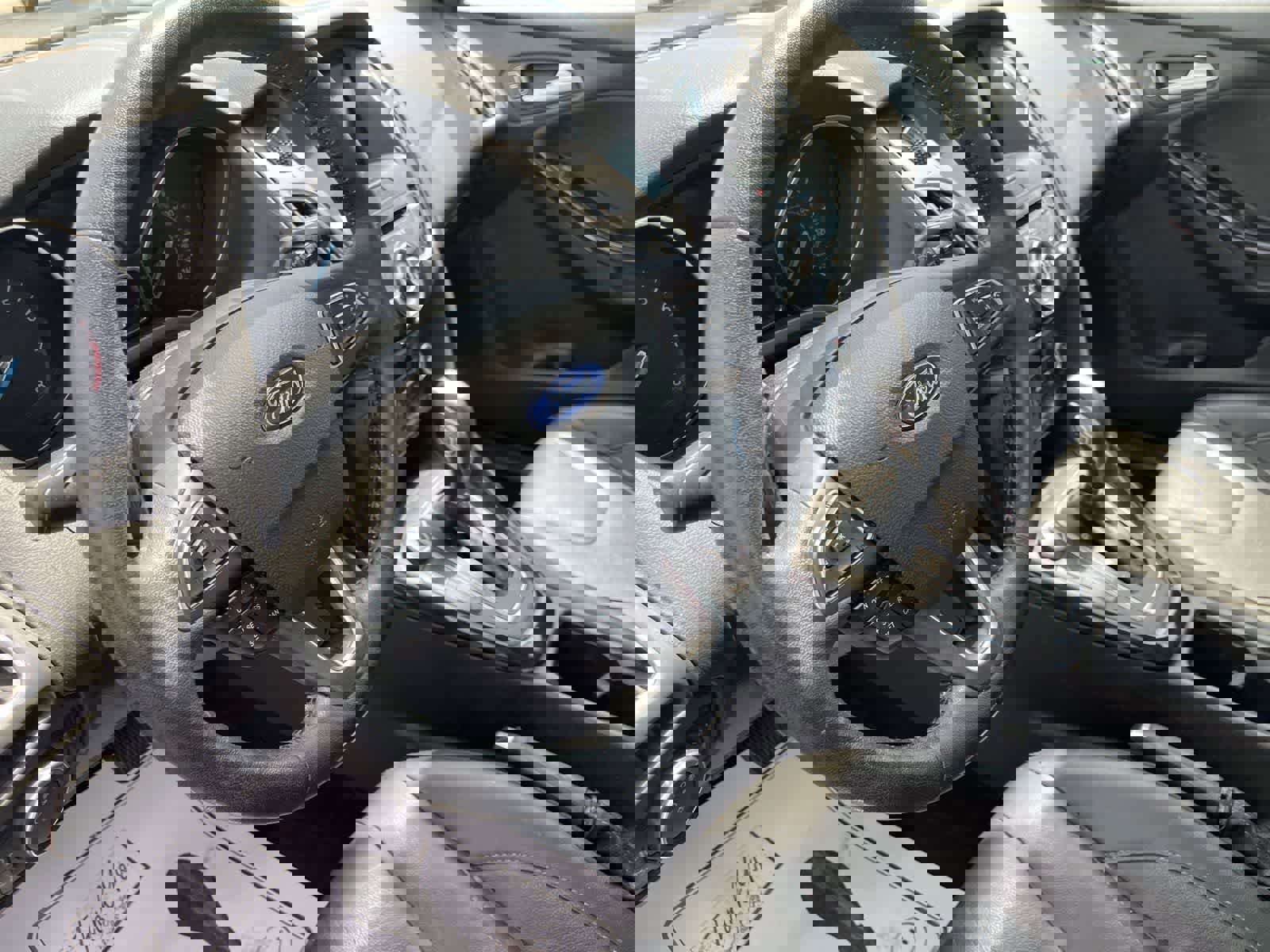 Used 2017 Ford Focus Titanium FWD image 29