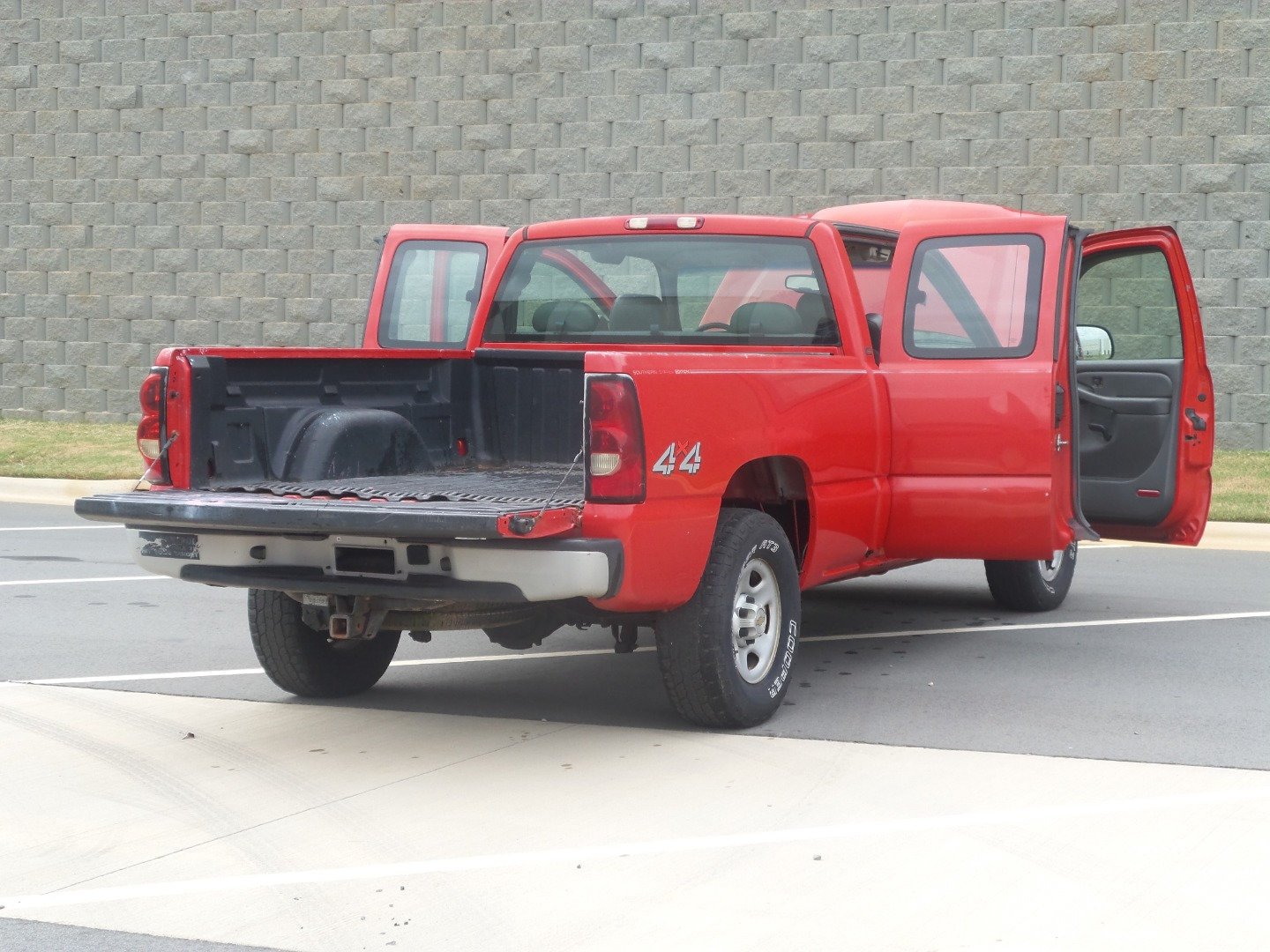 Used 2004 Chevrolet Silverado 1500 W/T AWD/4WD image 18