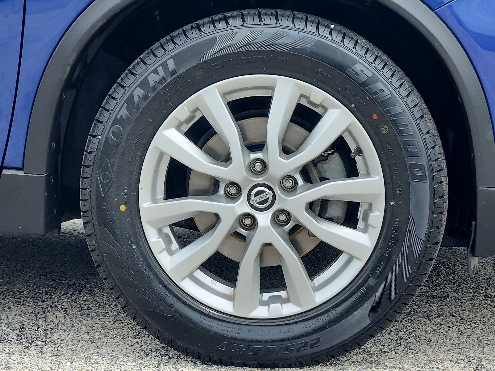 Used 2018 Nissan Rogue SV FWD image 8
