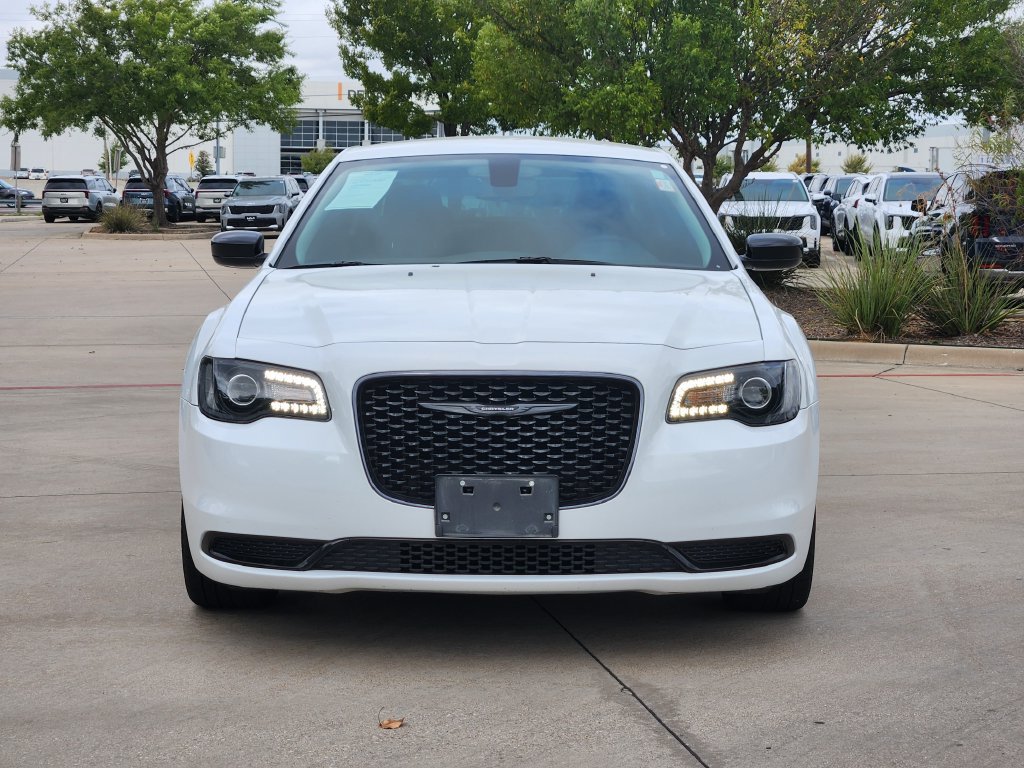 Used 2023 Chrysler 300 Touring w/ Sport Appearance Package RWD image 13
