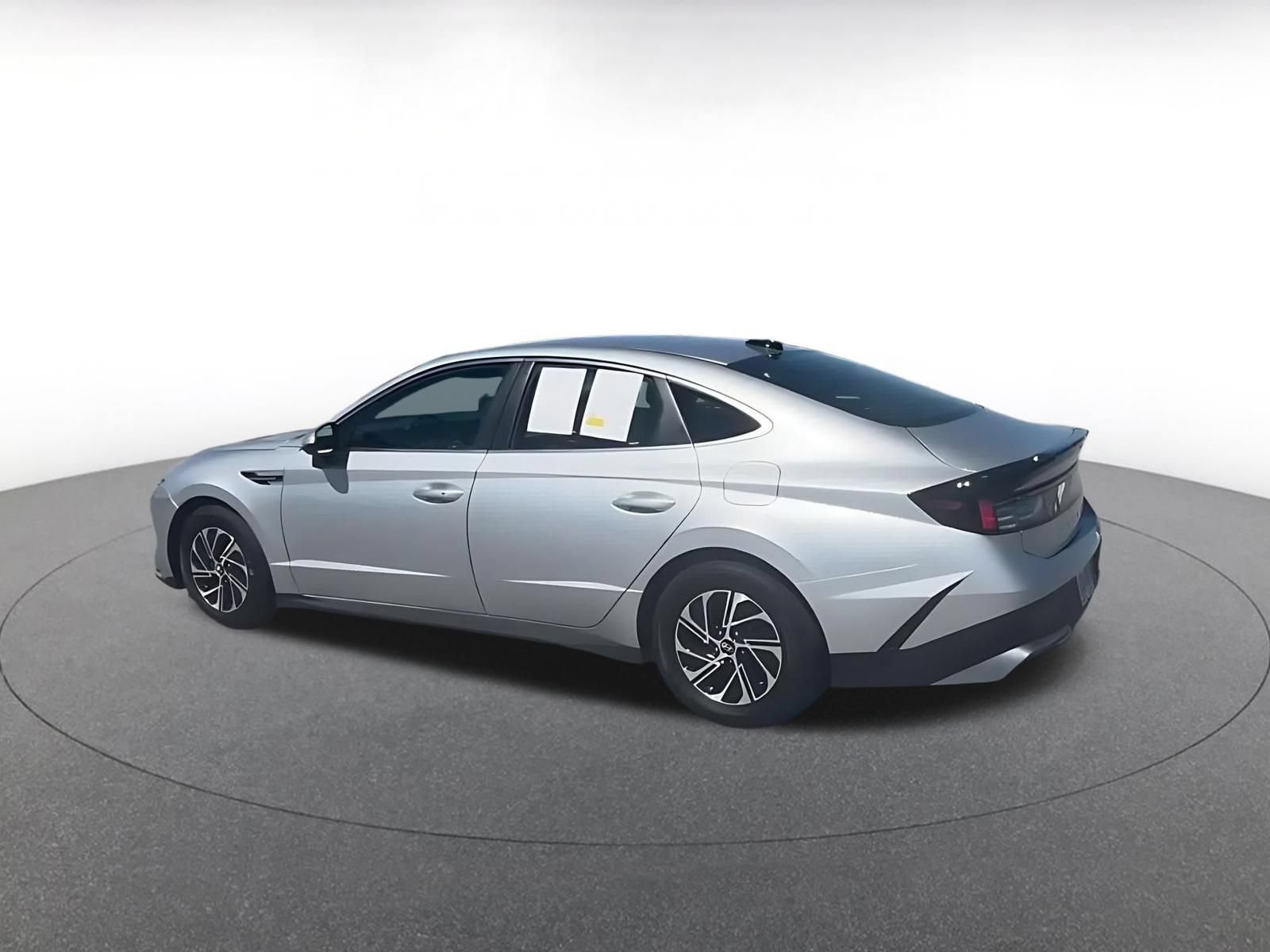 Used 2026 Hyundai Sonata Blue FWD image 9