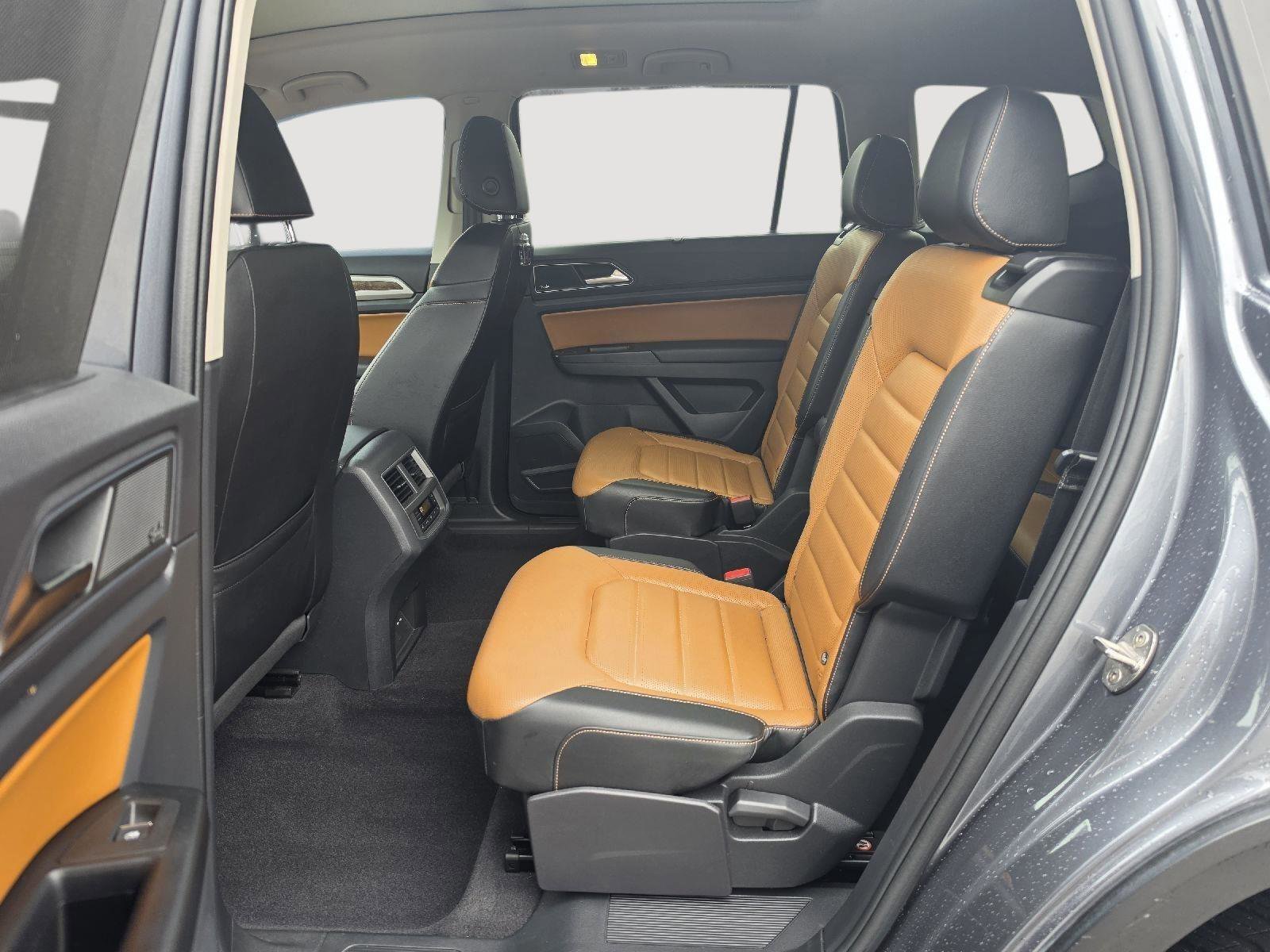 Used 2019 Volkswagen Atlas SEL Premium image 12