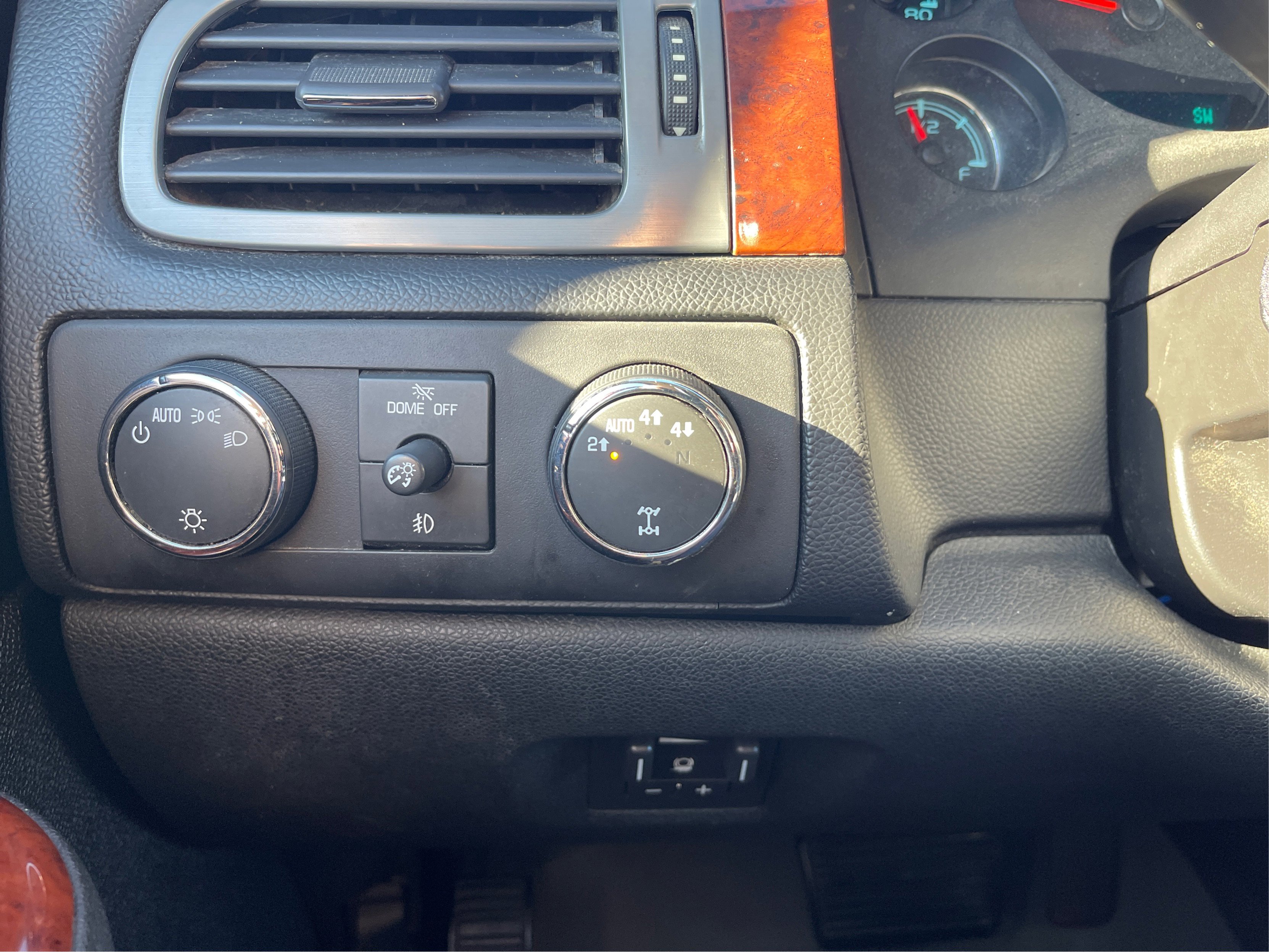 Used 2011 GMC Yukon SLT image 34