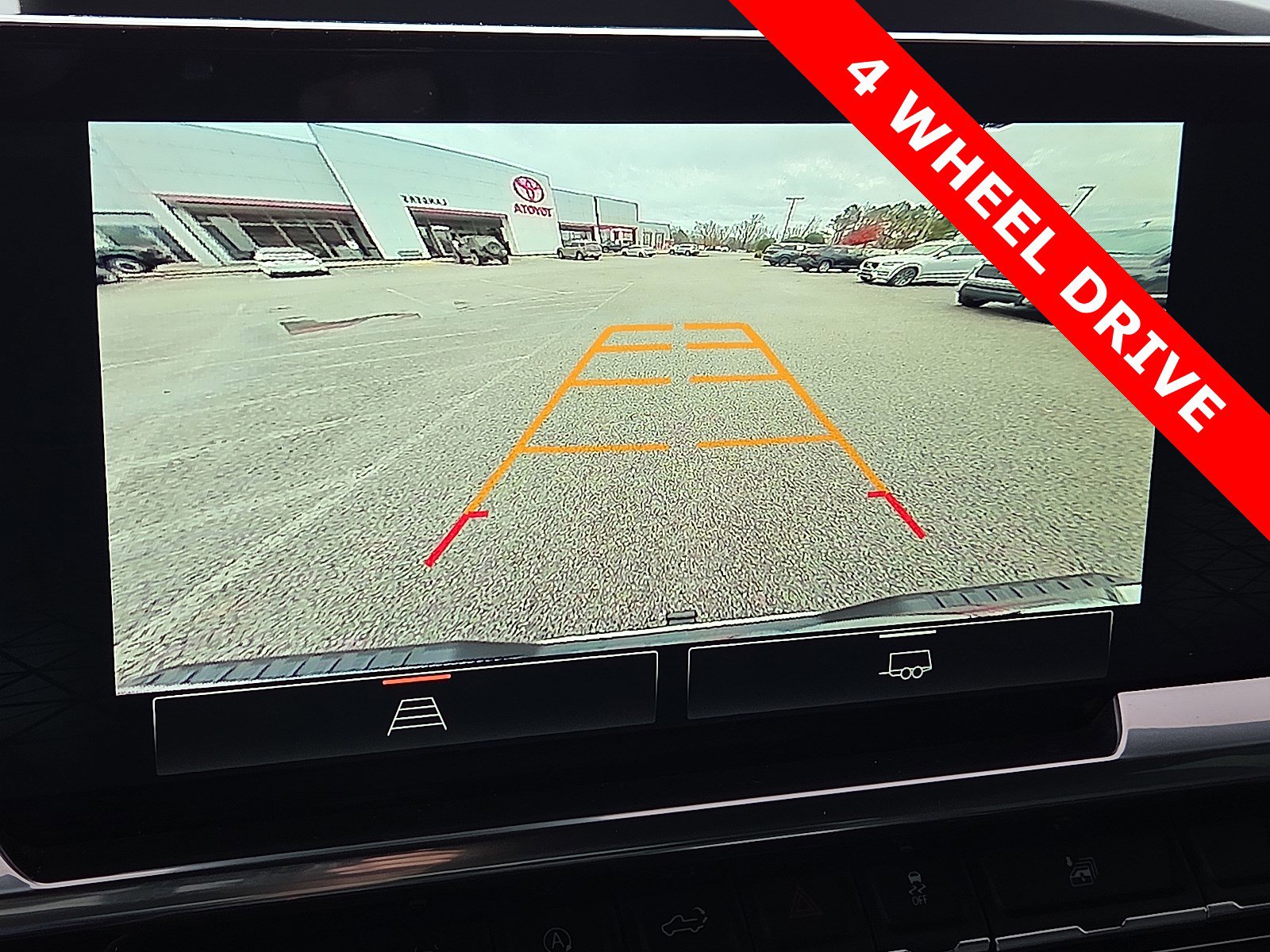 Used 2024 GMC Sierra 1500 SLT w/ SLT Convenience Package image 18