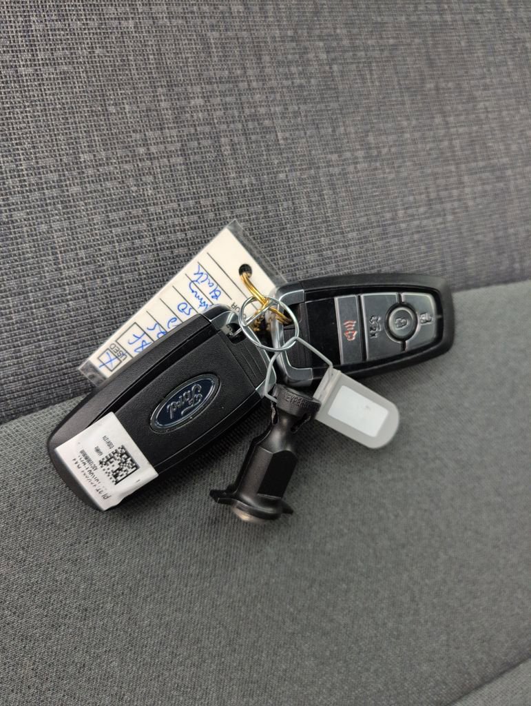 Used 2025 Ford F150 Lightning XLT image 44