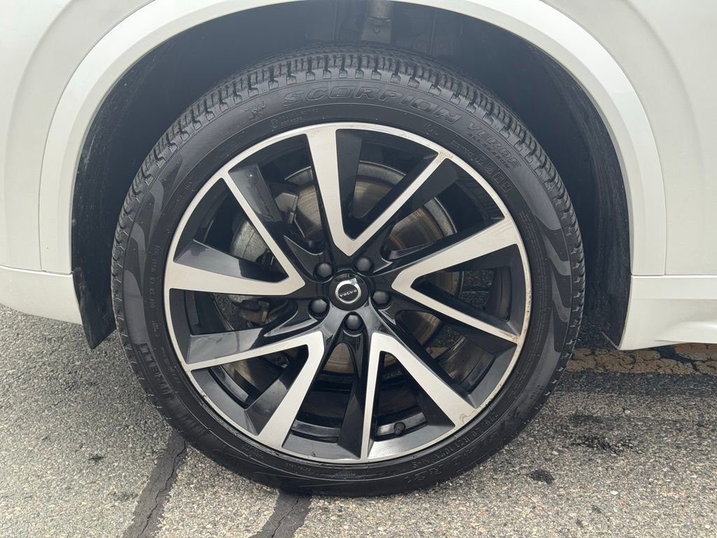 Used 2022 Volvo XC90 T6 Momentum w/ Advanced Package image 10