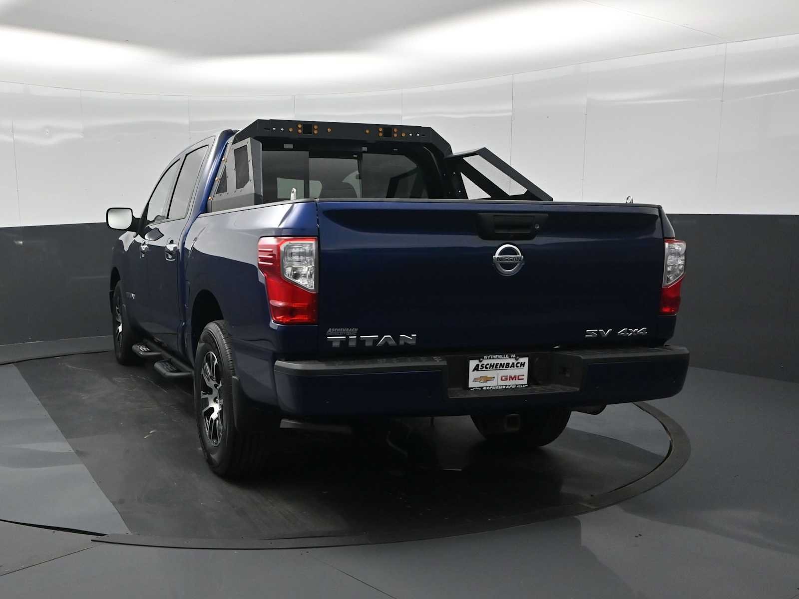 Used 2021 Nissan Titan SV w/ Accessory Utility Package AWD/4WD image 8