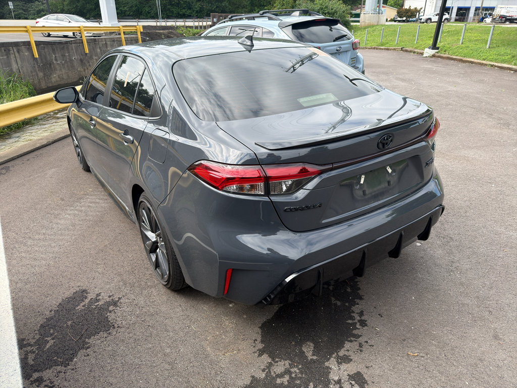 Used 2024 Toyota Corolla XSE FWD image 3