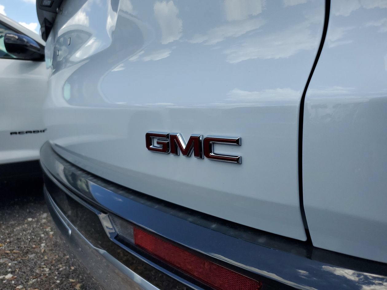 New 2026 GMC Acadia Denali w/ Super Cruise Package FWD image 7