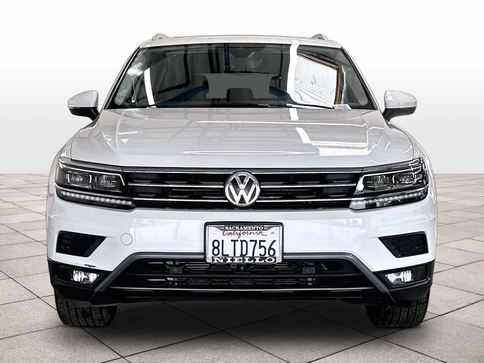 Used 2018 Volkswagen Tiguan SEL Premium AWD/4WD image 2