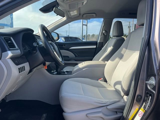 Used 2019 Toyota Highlander LE image 7