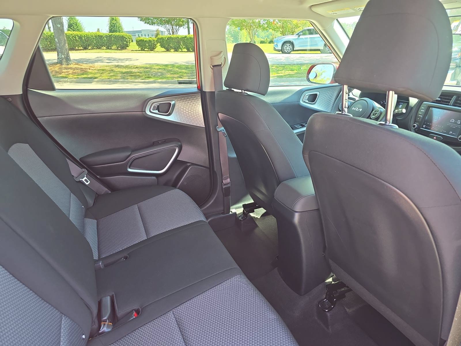 Used 2022 Kia Soul LX FWD image 11