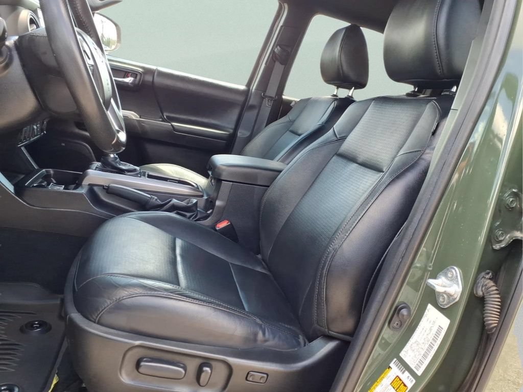 Used 2021 Toyota Tacoma Limited AWD/4WD image 13