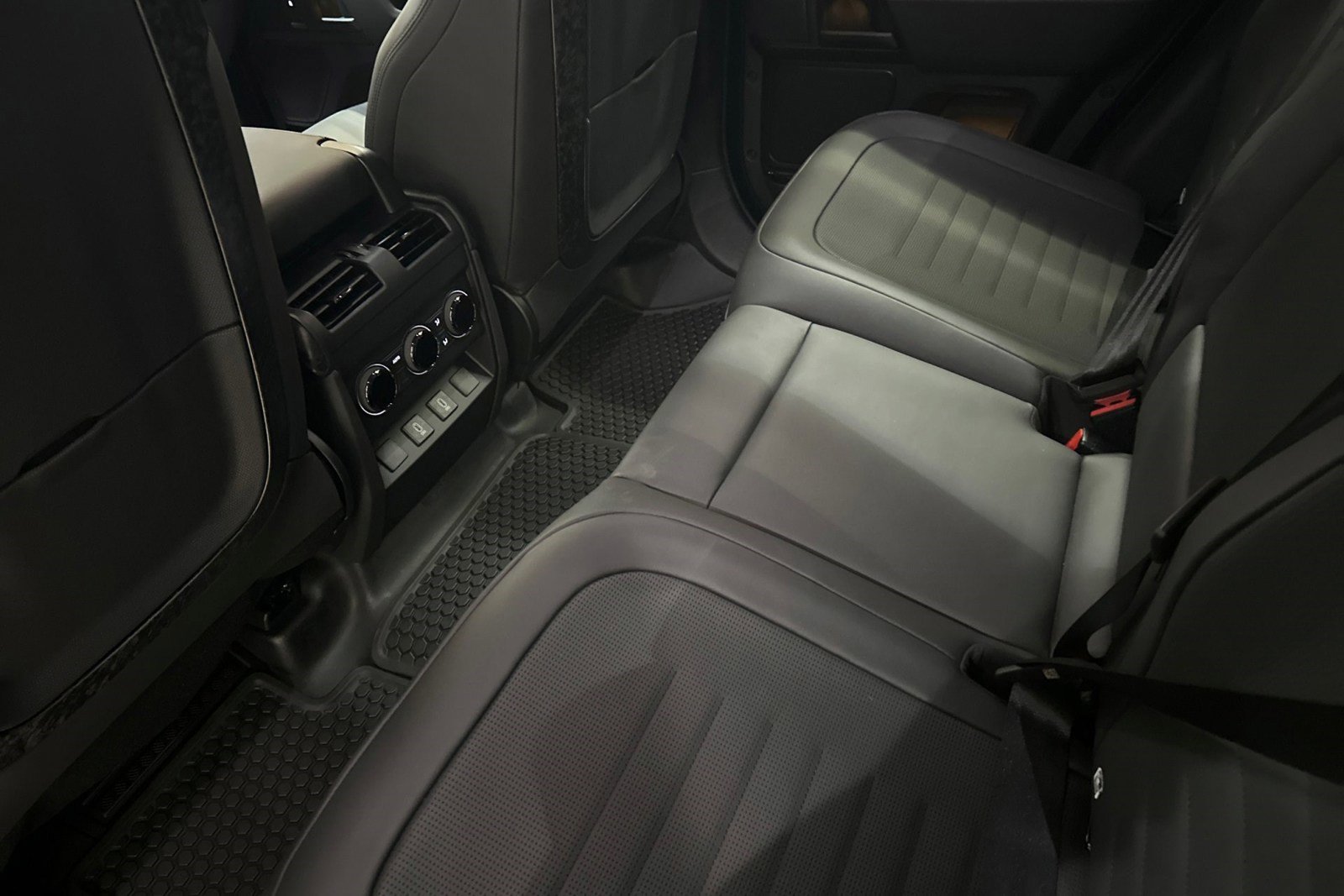 New 2026 Land Rover Defender 110 OCTA image 15