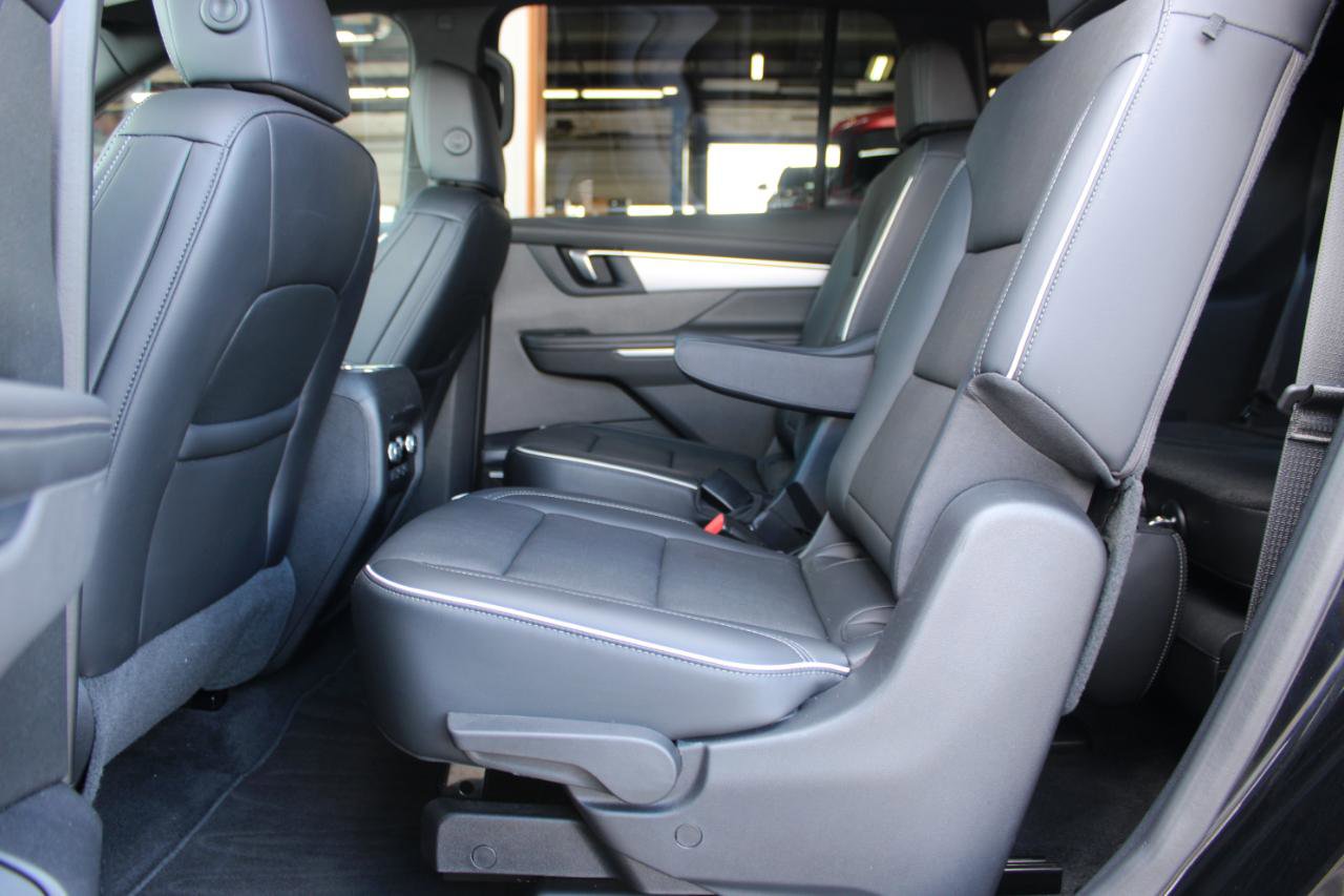 Used 2025 Buick Enclave Preferred image 36