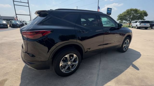 Used 2024 Chevrolet Blazer LT w/ Convenience Package FWD image 8
