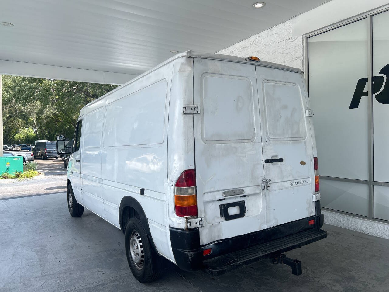 Used 2006 Dodge Sprinter 2500 w/ Window Group II RWD image 8