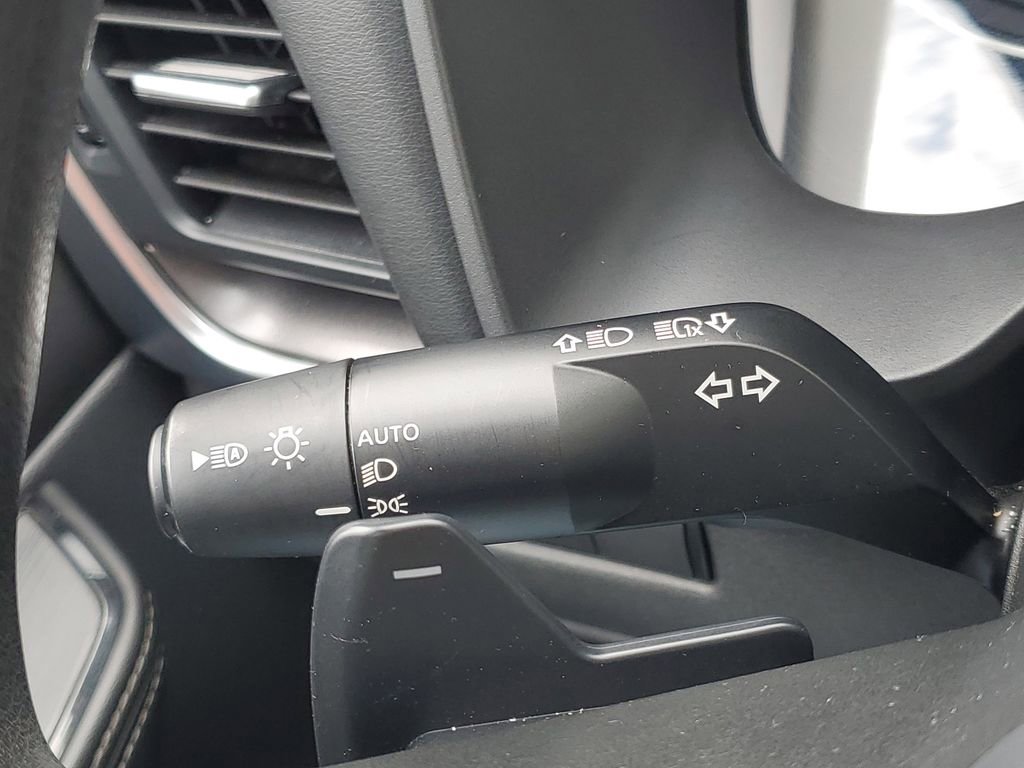 Used 2024 Nissan Rogue SV image 17