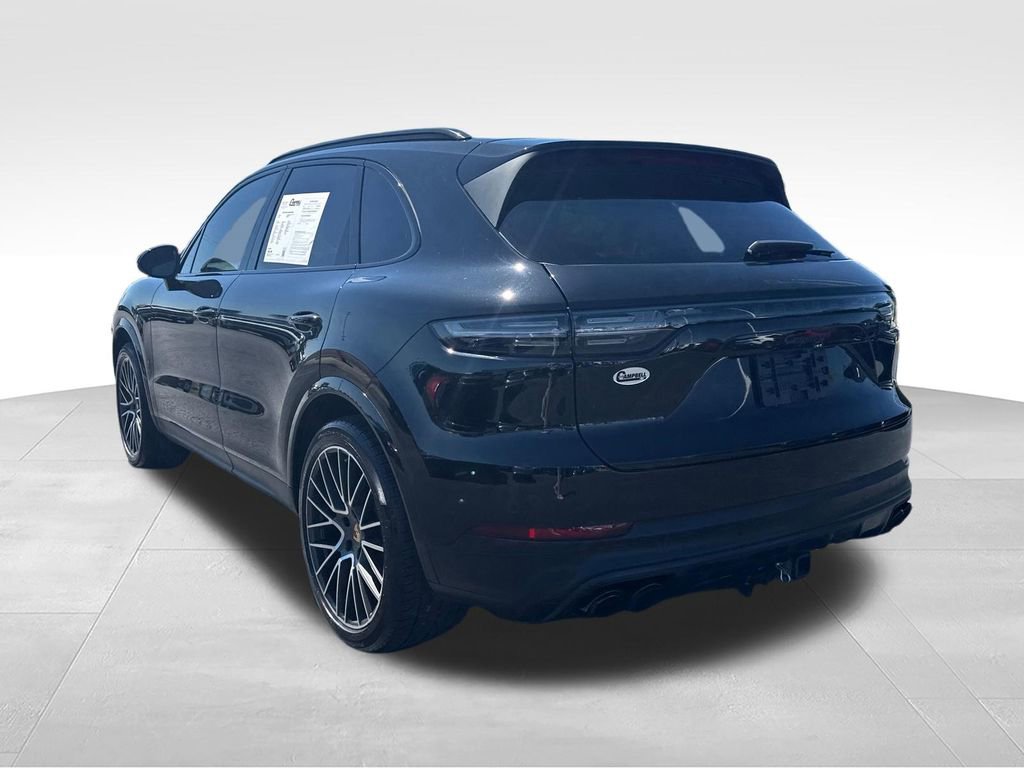 Used 2023 Porsche Cayenne AWD/4WD image 3