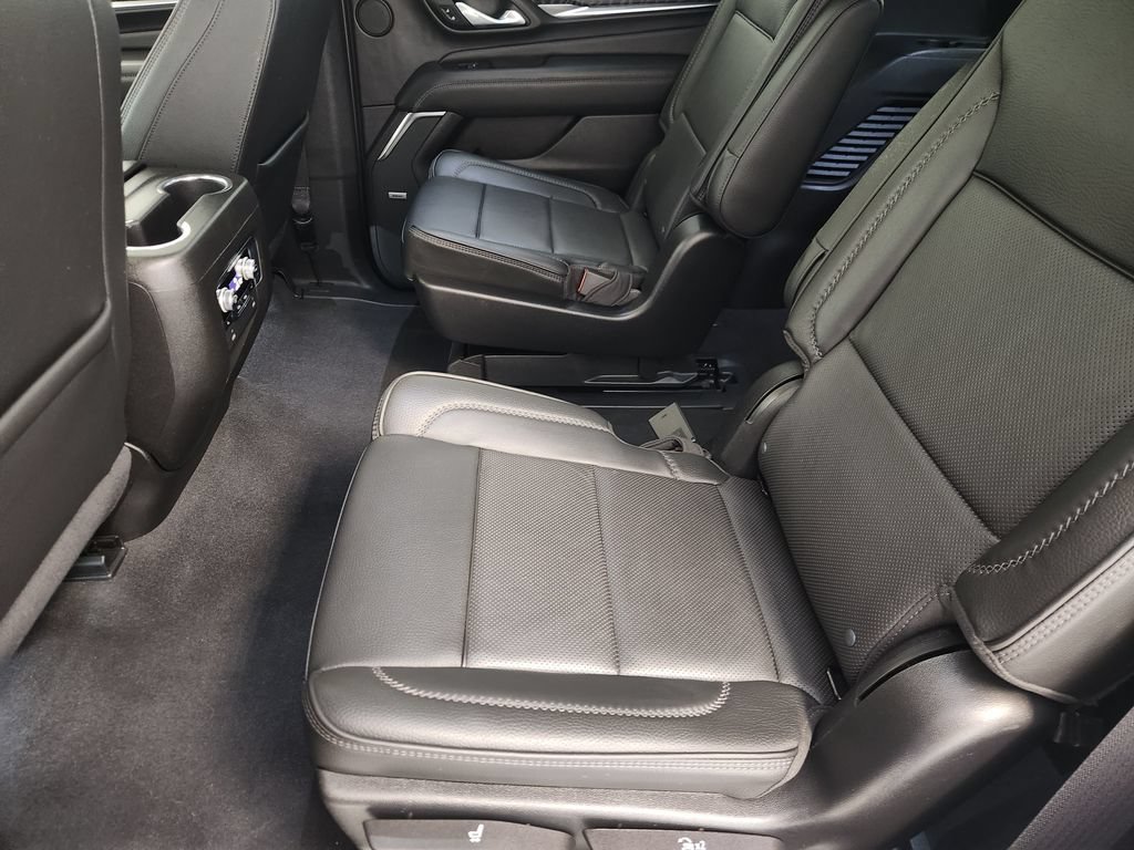 Used 2022 GMC Yukon Denali RWD image 31
